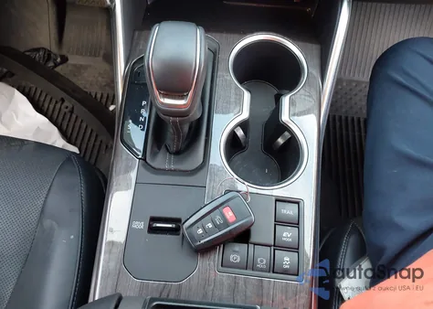 2023 Toyota Highlander Hybrid Limited z USA, uszkodzony, nr VIN 5TDXBRCH1PS581854